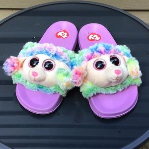 SALE! Big Girls TY Slides Size 4/5, Adorable and Like New!